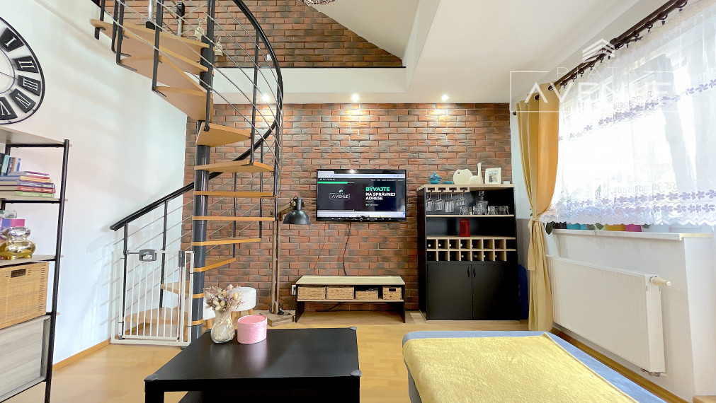 Na predaj tehlovy 3 izbový mezonet/ Žilina - Banová/ 70m2 + 30m2 Podkrovie