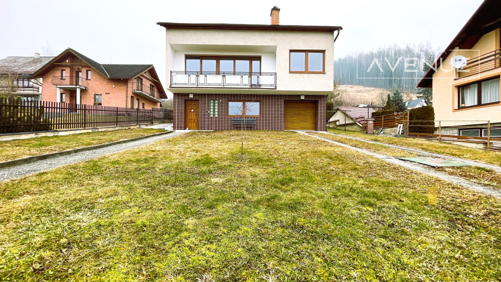 EXKLUZÍVNE!!!Tehlový rodinný dom 5+1-Kysucké Nové Mesto(1020m2)