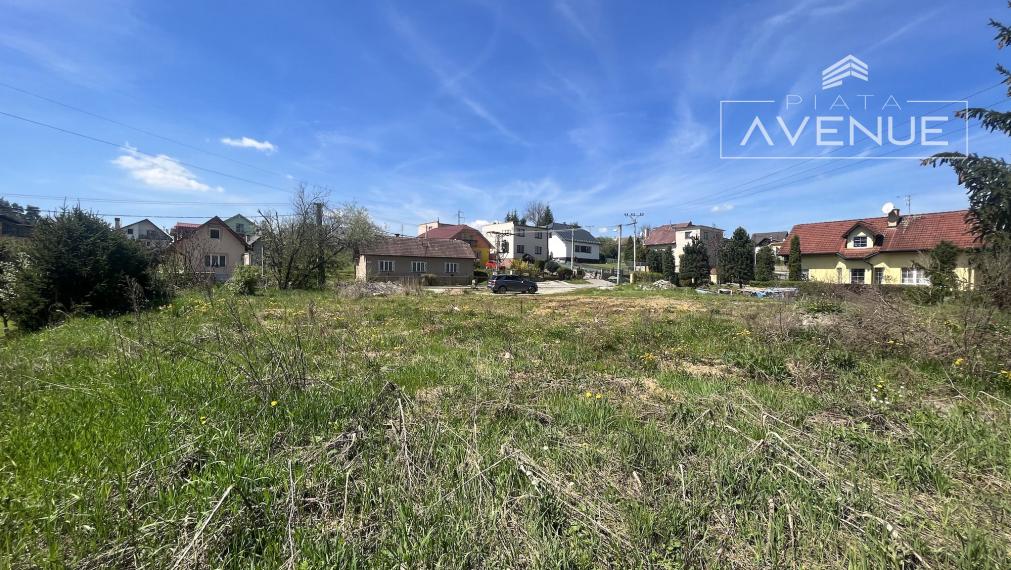 EXKLUZÍVNE!!! Rovinatý , slnečný pozemok Žilina - Trnové (754m2)