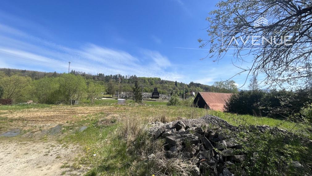 EXKLUZÍVNE!!! Rovinatý , slnečný pozemok Žilina - Trnové (754m2)