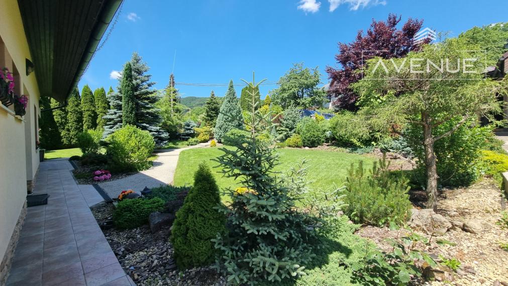 (PREDANÉ!!!) EXKLUZÍVNY 6-izbový rodinný dom s bazénom a veľkým pozemkom – RAJECKÉ TEPLICE – POLUVSIE