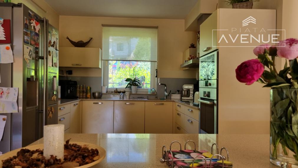 (PREDANÉ!!!) EXKLUZÍVNY 6-izbový rodinný dom s bazénom a veľkým pozemkom – RAJECKÉ TEPLICE – POLUVSIE