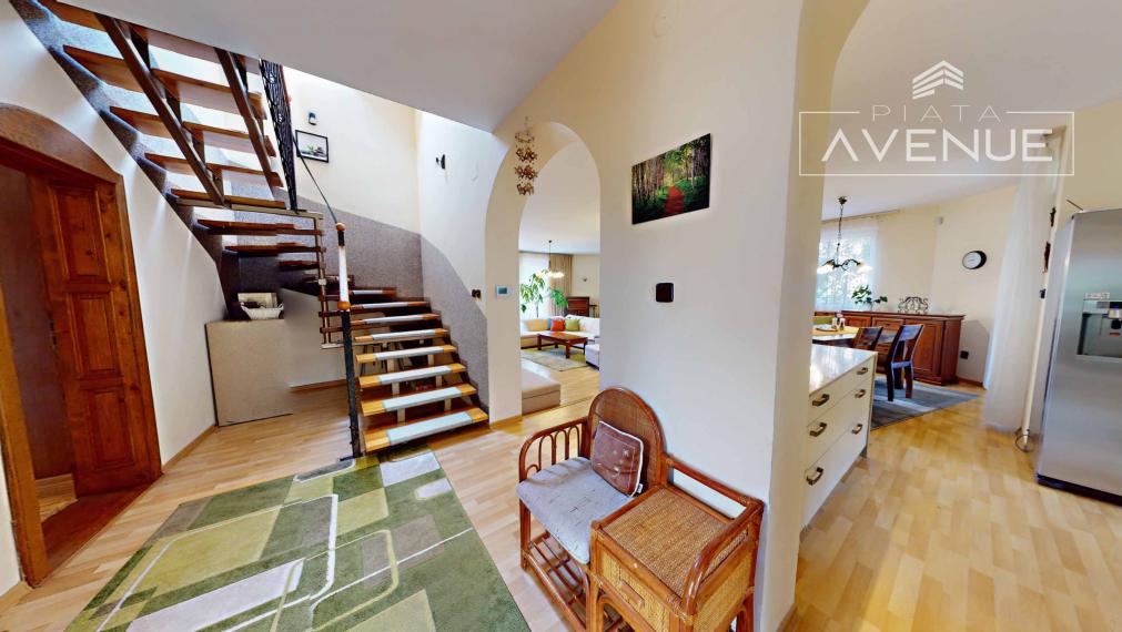 (PREDANÉ!!!) EXKLUZÍVNY 6-izbový rodinný dom s bazénom a veľkým pozemkom – RAJECKÉ TEPLICE – POLUVSIE