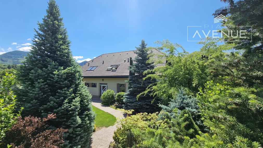 (PREDANÉ!!!) EXKLUZÍVNY 6-izbový rodinný dom s bazénom a veľkým pozemkom – RAJECKÉ TEPLICE – POLUVSIE