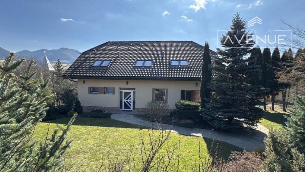 (PREDANÉ!!!) EXKLUZÍVNY 6-izbový rodinný dom s bazénom a veľkým pozemkom – RAJECKÉ TEPLICE – POLUVSIE