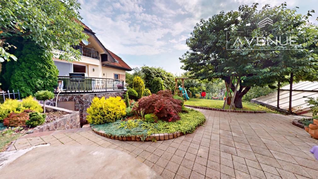 (PREDANÉ!!!) EXKLUZÍVNY 6-izbový rodinný dom s bazénom a veľkým pozemkom – RAJECKÉ TEPLICE – POLUVSIE