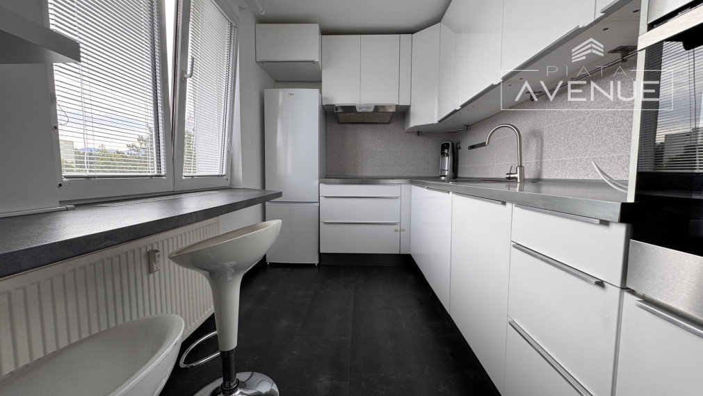 Na prenájom zariadený byt 2+1 , Žilina - Hliny (57m2) s balkónom