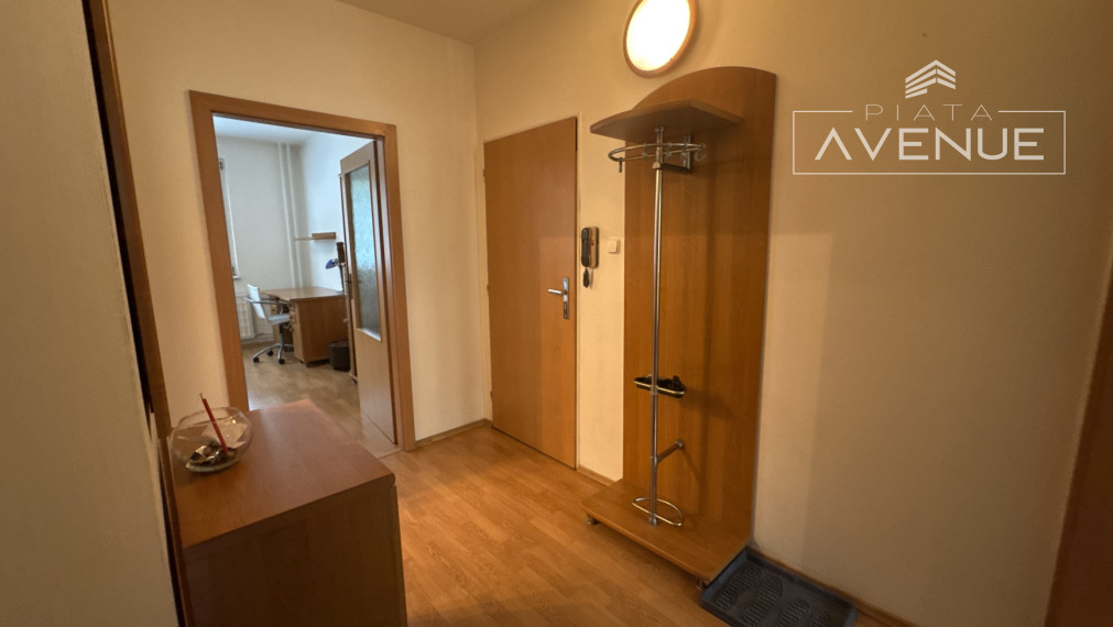 (REZERVOVANÉ!!!)Na predaj Zariadený byt 2+1 , Žilina - Solinky (49m2)