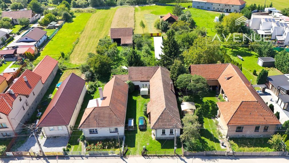 NA PREDAJ/ RODINNÝ DOM / MARTIN - PRIEKOPA