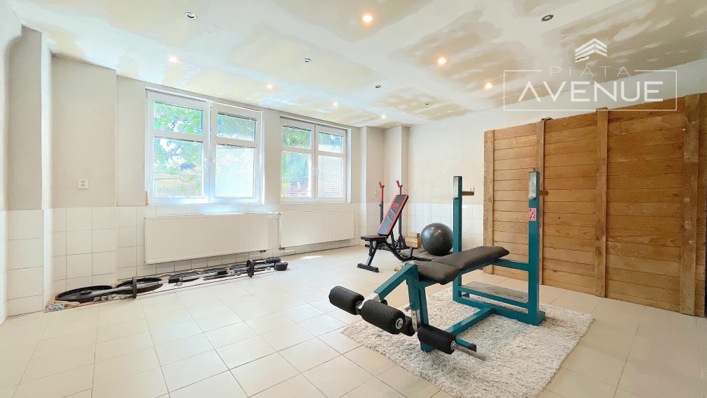 NA PREDAJ/ RODINNÝ DOM / MARTIN - PRIEKOPA