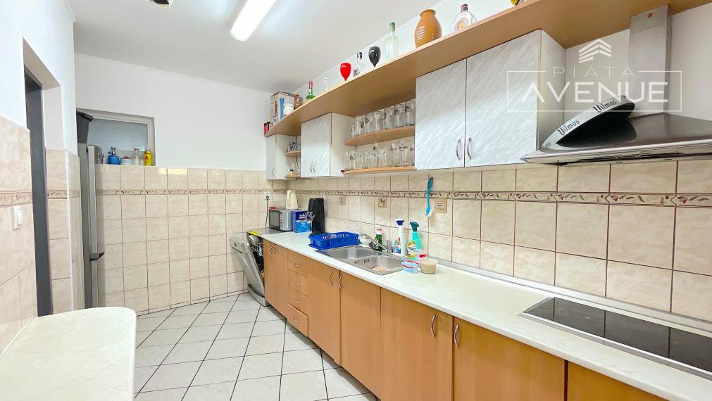 NA PREDAJ/ AUTOSERVIS + 3 IZBOVÝ BYT/ LIPOVEC