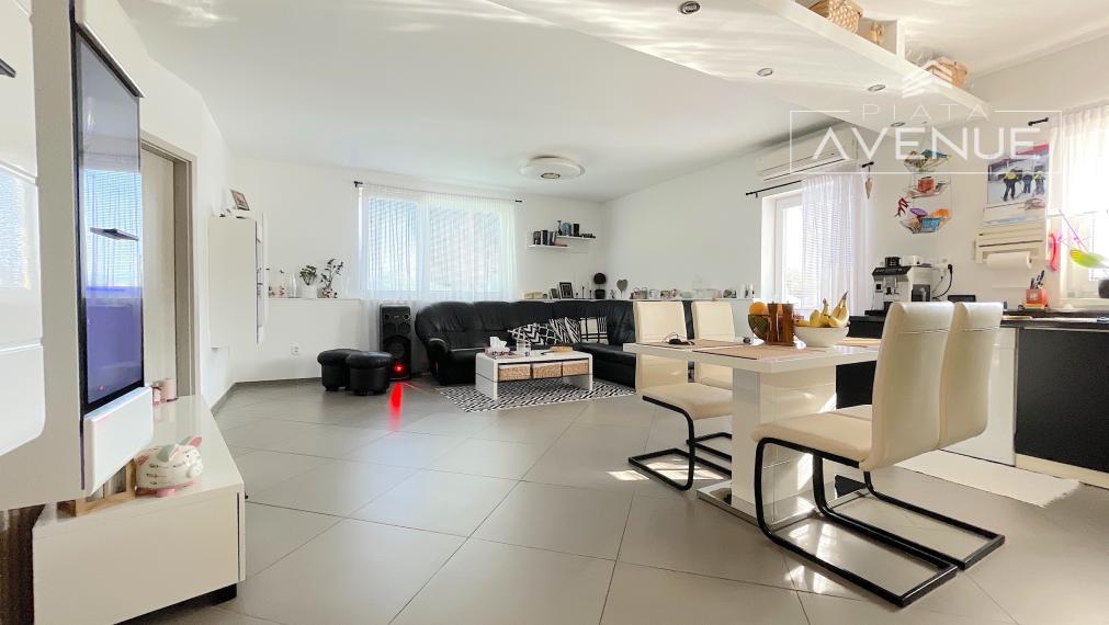 NA PREDAJ/ AUTOSERVIS + 3 IZBOVÝ BYT/ LIPOVEC