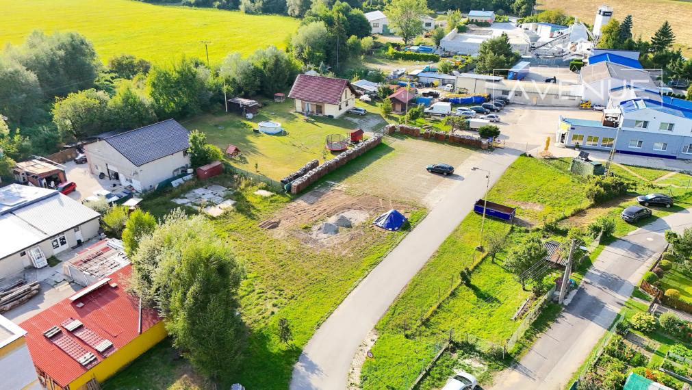 NA PREDAJ/ POZEMOK / LIPOVEC