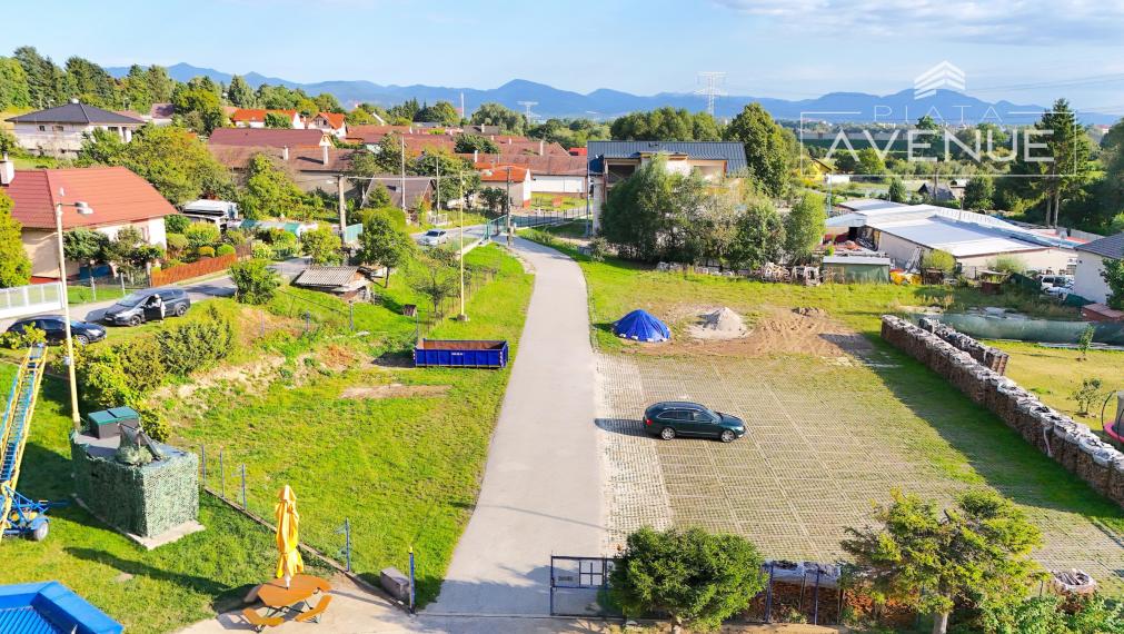 NA PREDAJ/ POZEMOK / LIPOVEC