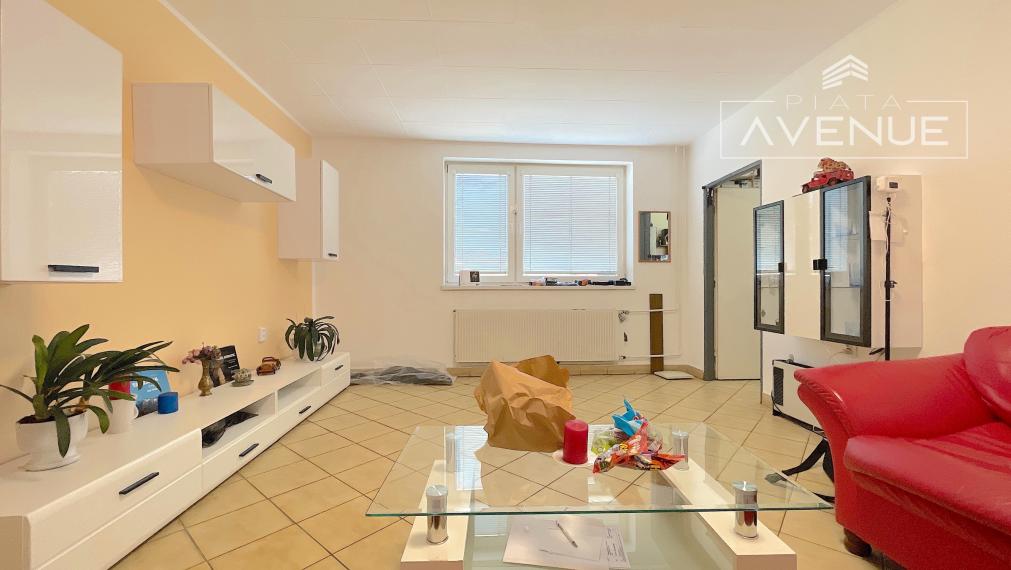 NA PREDAJ/ AUTOSERVIS + 3 IZBOVÝ BYT/ LIPOVEC