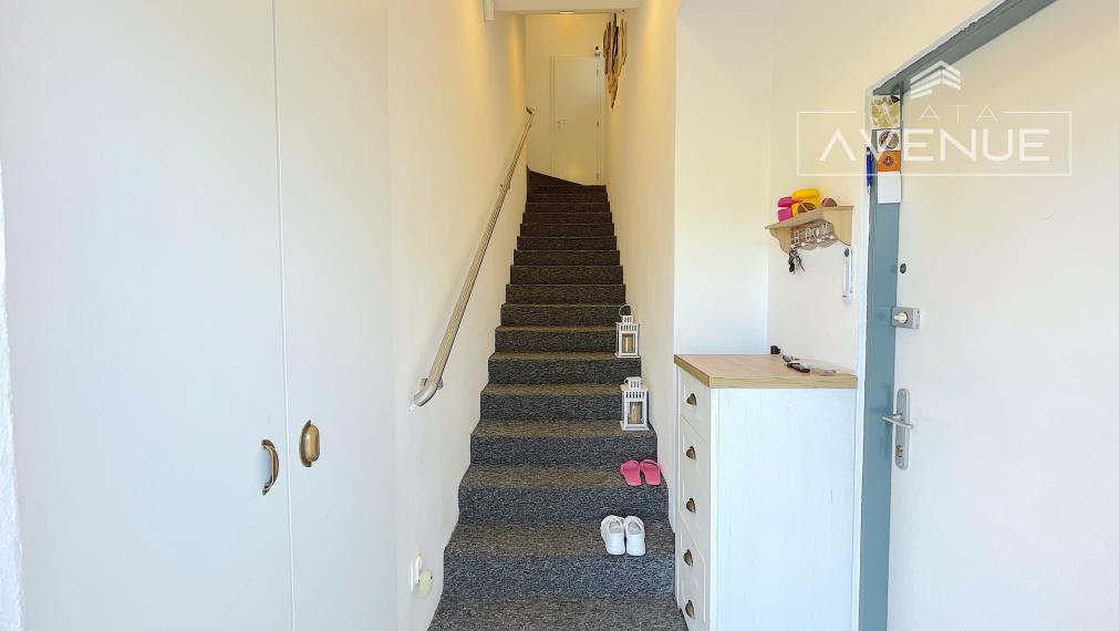 NA PREDAJ/ AUTOSERVIS + 3 IZBOVÝ BYT/ LIPOVEC