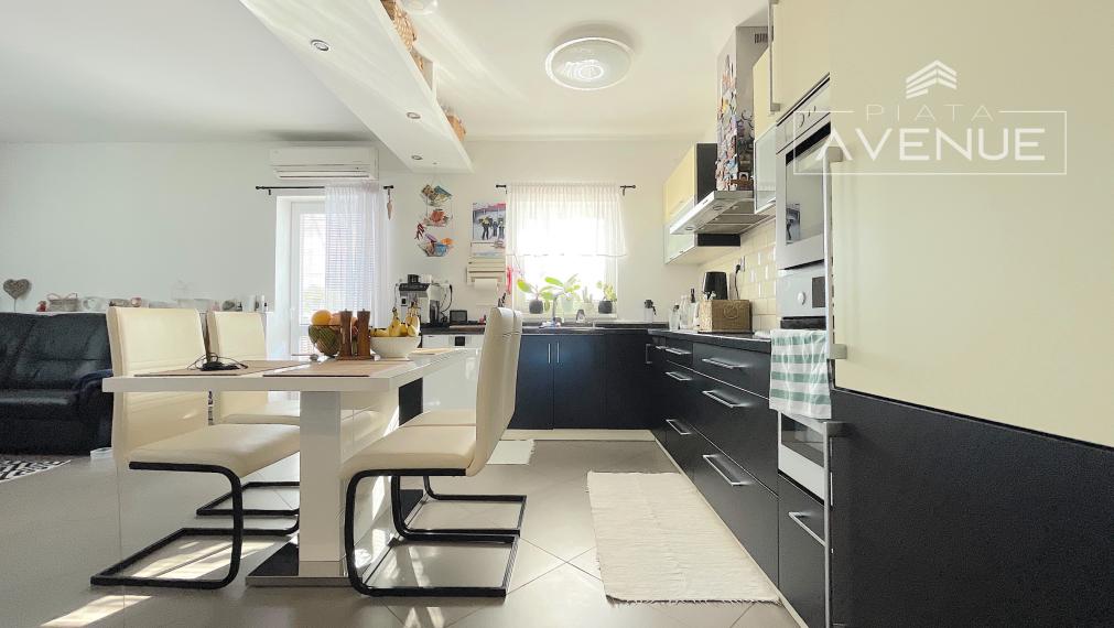 NA PREDAJ/ AUTOSERVIS + 3 IZBOVÝ BYT/ LIPOVEC