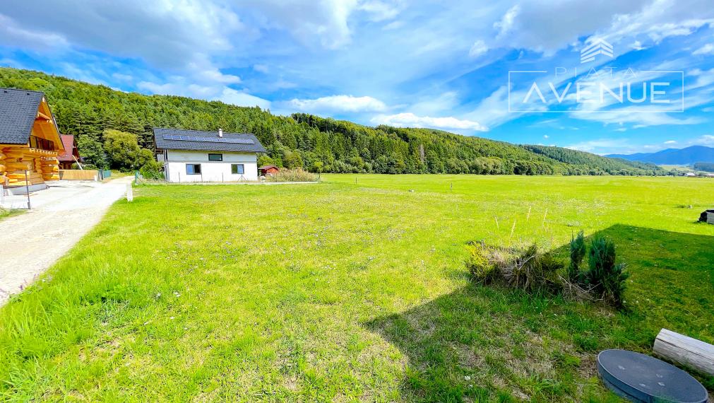 NA PREDAJ/ POZEMOK / VALČA