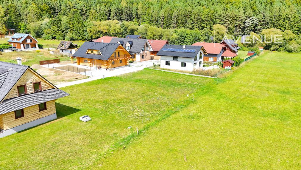 NA PREDAJ/ POZEMOK / VALČA