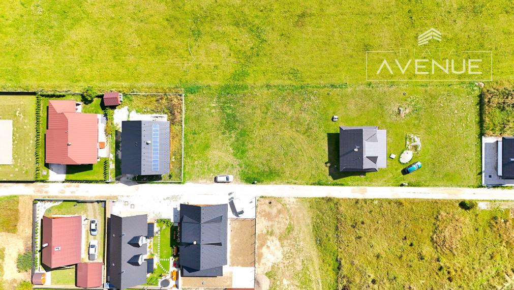 NA PREDAJ/ POZEMOK / VALČA