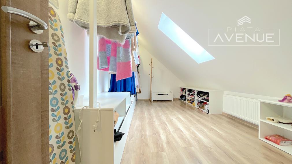 NA PREDAJ / DOM / LIPOVEC