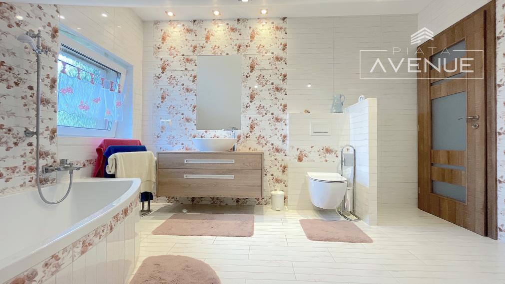 NA PREDAJ / DOM / LIPOVEC