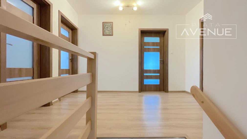 NA PREDAJ / DOM / LIPOVEC