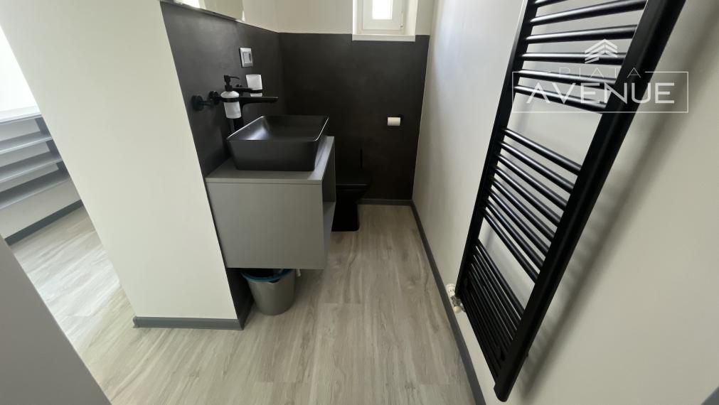 Na prenájom kompletne zrekonštruovaný byt 2+1 , Žilina - Širšie centrum (70m2)