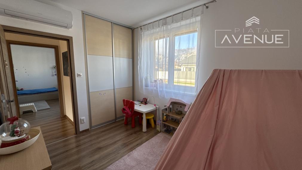 Na predaj moderný 4-izbový bungalov v obci Svederník