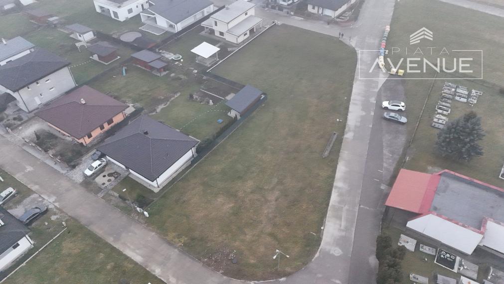 EXKLUZÍVNE!!! KRASŇANY - POZEMKY NA PREDAJ (922m2/ 406m2/ 722m2)