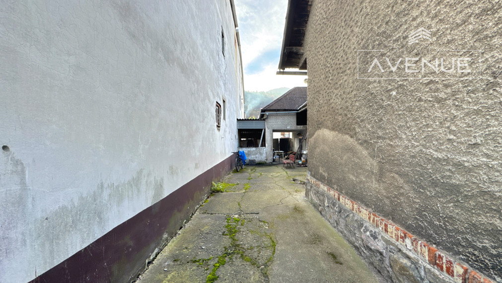 Piata Avenue | Rodinný dom v pôvodnom stave - Strážov