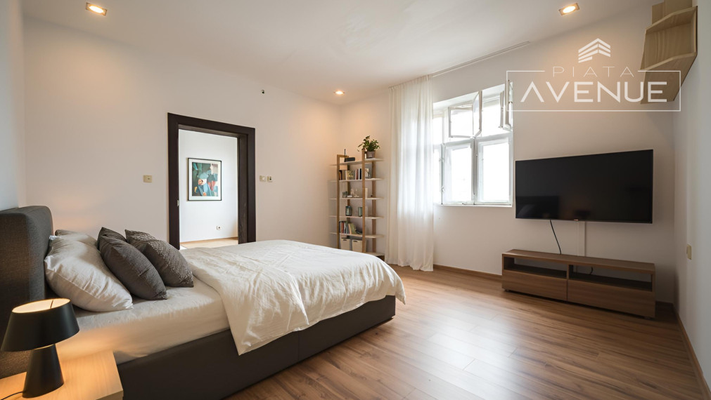 Piata Avenue | Rodinný dom v pôvodnom stave - Strážov