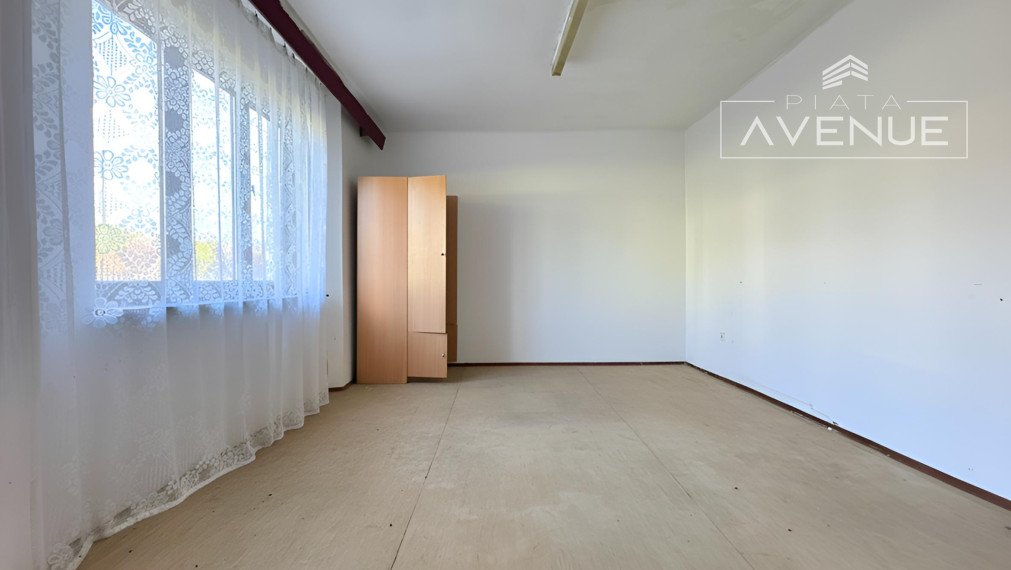 Piata Avenue | Rodinný dom v pôvodnom stave - Strážov