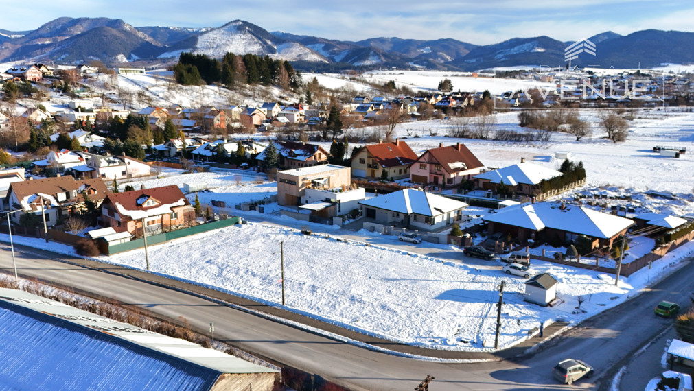stavebný pozemok - 700m od centra Rajeckých Teplíc