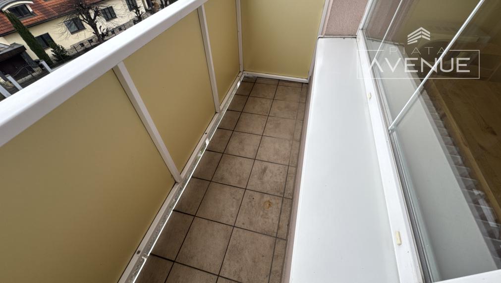 ZARIADENÝ BYT 2+1 , Žilina - Hliny VIII (62m2) , loggia a balkón