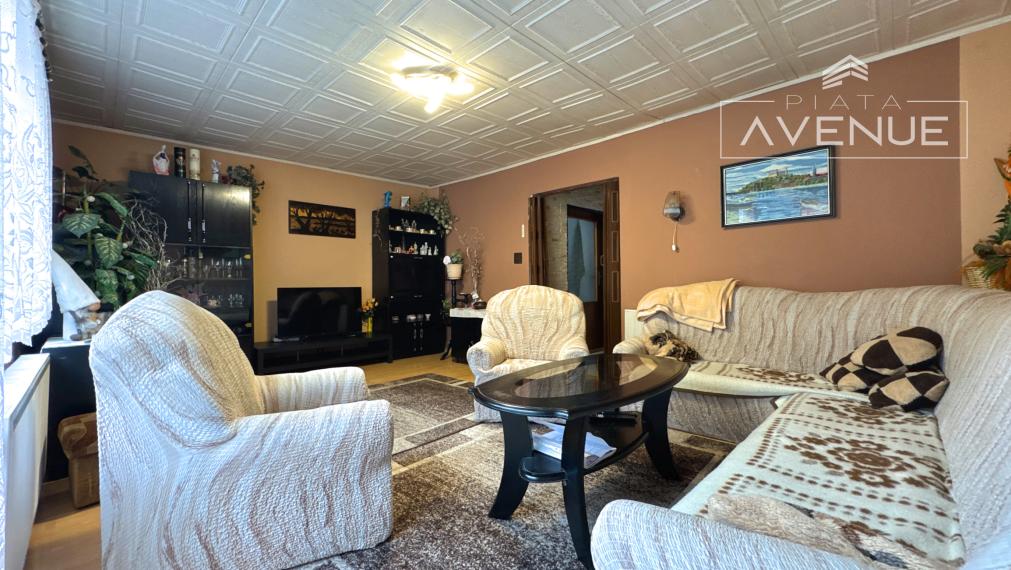 Piata Avenue | Rodinný dom s veľkorysým priestorom - Paština Závada