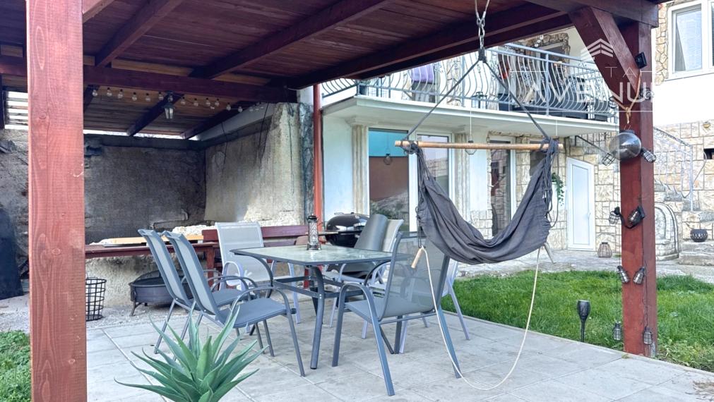 Piata Avenue | Rodinný dom s pozemkom (942 m2) - Paština Závada