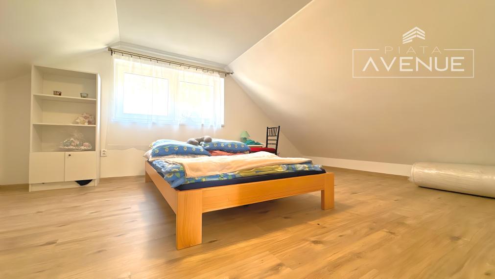 Piata Avenue | Rodinný dom + dve chaty - Terchová