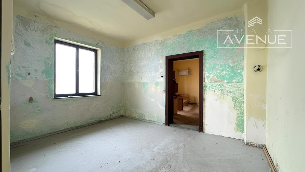 Piata Avenue | Rodinný dom v pôvodnom stave - Strážov