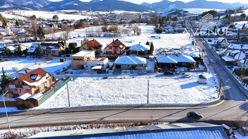 stavebný pozemok - 700m od centra Rajeckých Teplíc