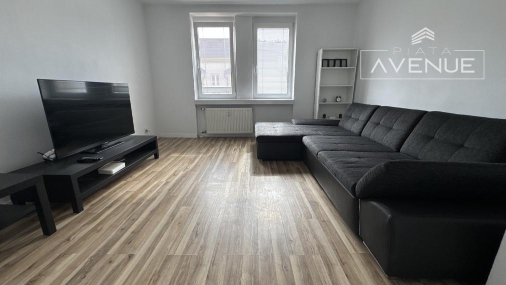 Zrekonštrovaný zariadený byt 2+1 na prenájom Žilina - Širšie Centrum 55m2 s loggiou