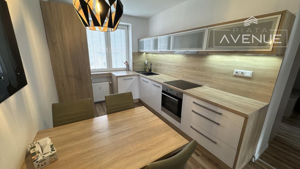 Zrekonštrovaný zariadený byt 2+1 na prenájom Žilina - Širšie Centrum 55m2 s loggiou