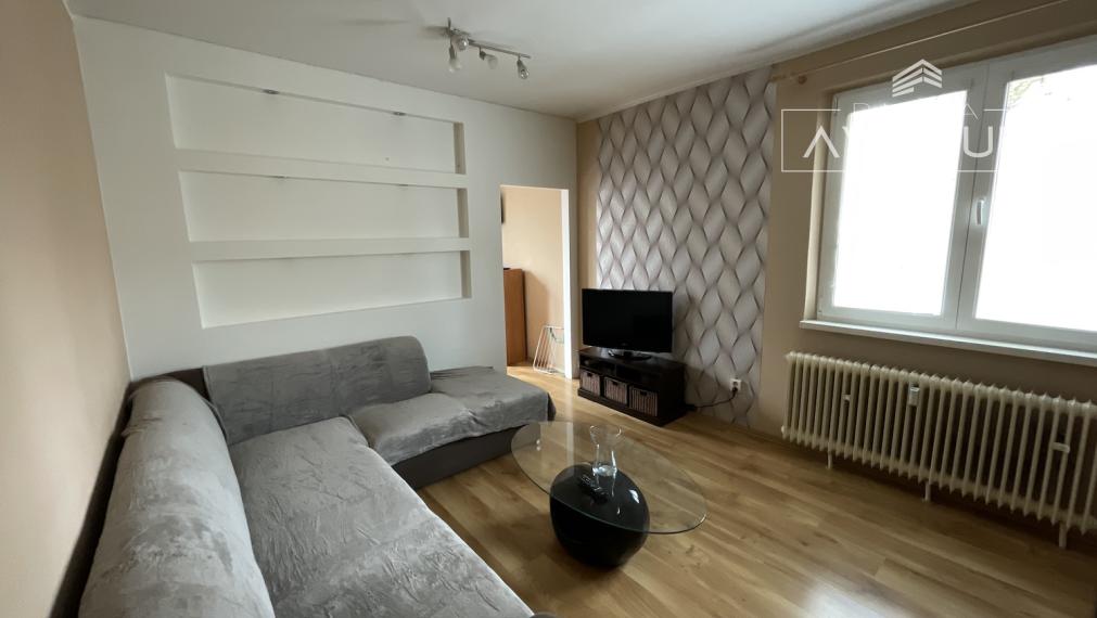 Na prenájom zrekonštruovaný , zariadený byt 3+1 , Žilina - Hliny IV (57m2) s loggiou