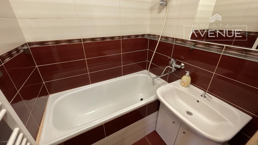 Na prenájom zrekonštruovaný , zariadený byt 3+1 , Žilina - Hliny IV (57m2) s loggiou
