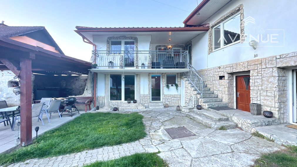 Piata Avenue | Rodinný dom s pozemkom (942 m2) - Paština Závada