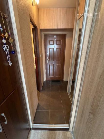 Zariadená garzónka s loggiou a výťahom v Rajci – stačí sa nasťahovať!