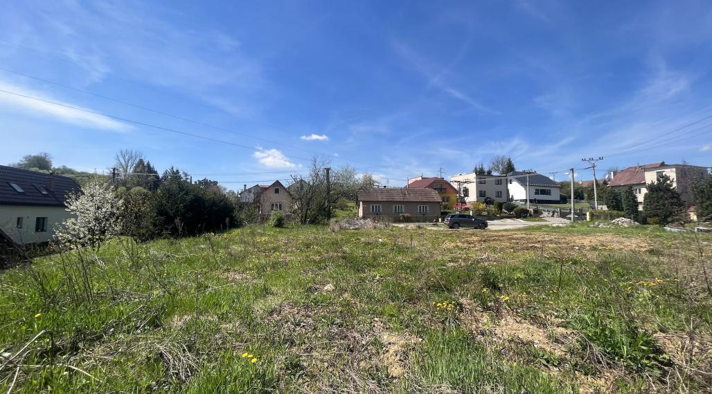 EXKLUZÍVNE!!! Rovinatý , slnečný pozemok Žilina - Trnové (754m2)