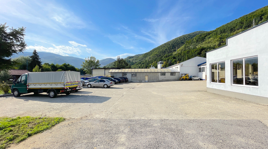 NA PREDAJ/ AUTOSERVIS + 3 IZBOVÝ BYT/ LIPOVEC