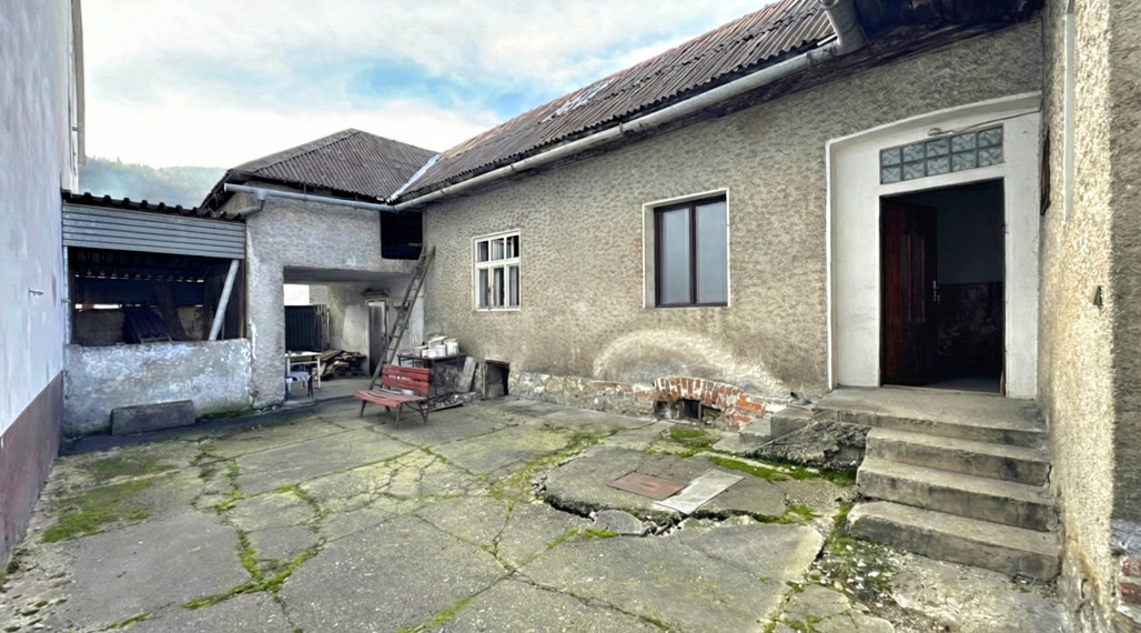 Piata Avenue | Rodinný dom v pôvodnom stave - Strážov