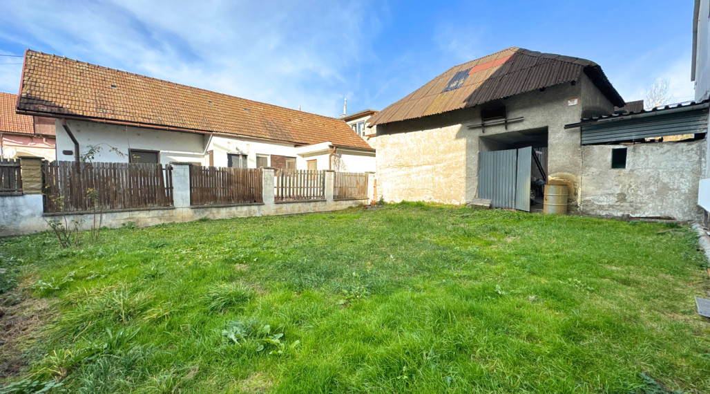 Piata Avenue | Rodinný dom v pôvodnom stave - Strážov